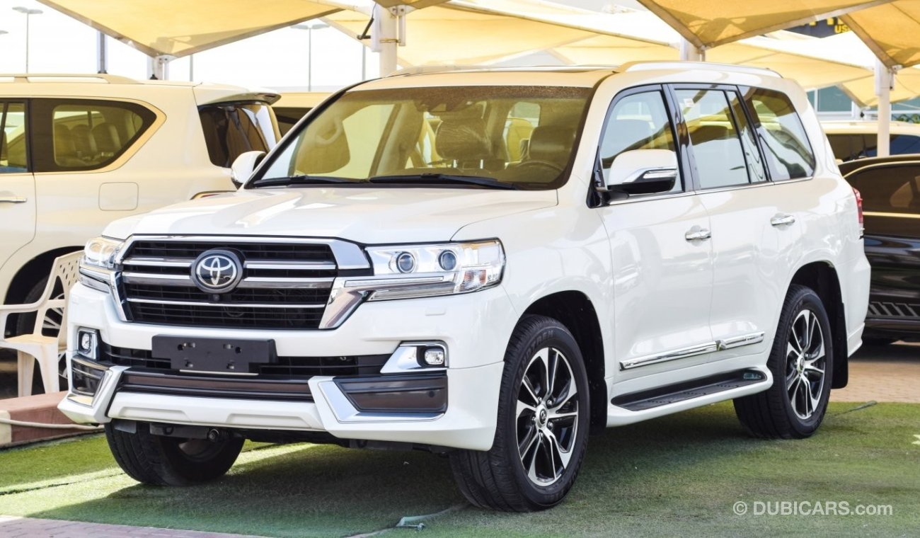 Toyota Land Cruiser VXR Grand Touring 5.7 V8