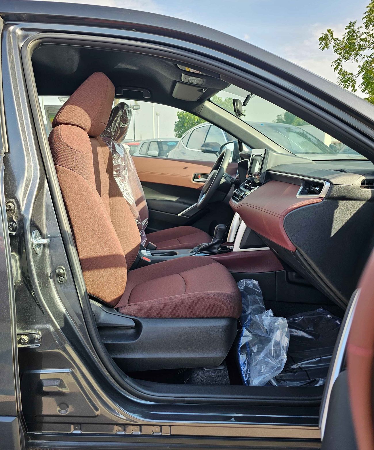 تويوتا كورولا كروس 1.8L Hybrid, Leather Seats / SPECIAL OFFER