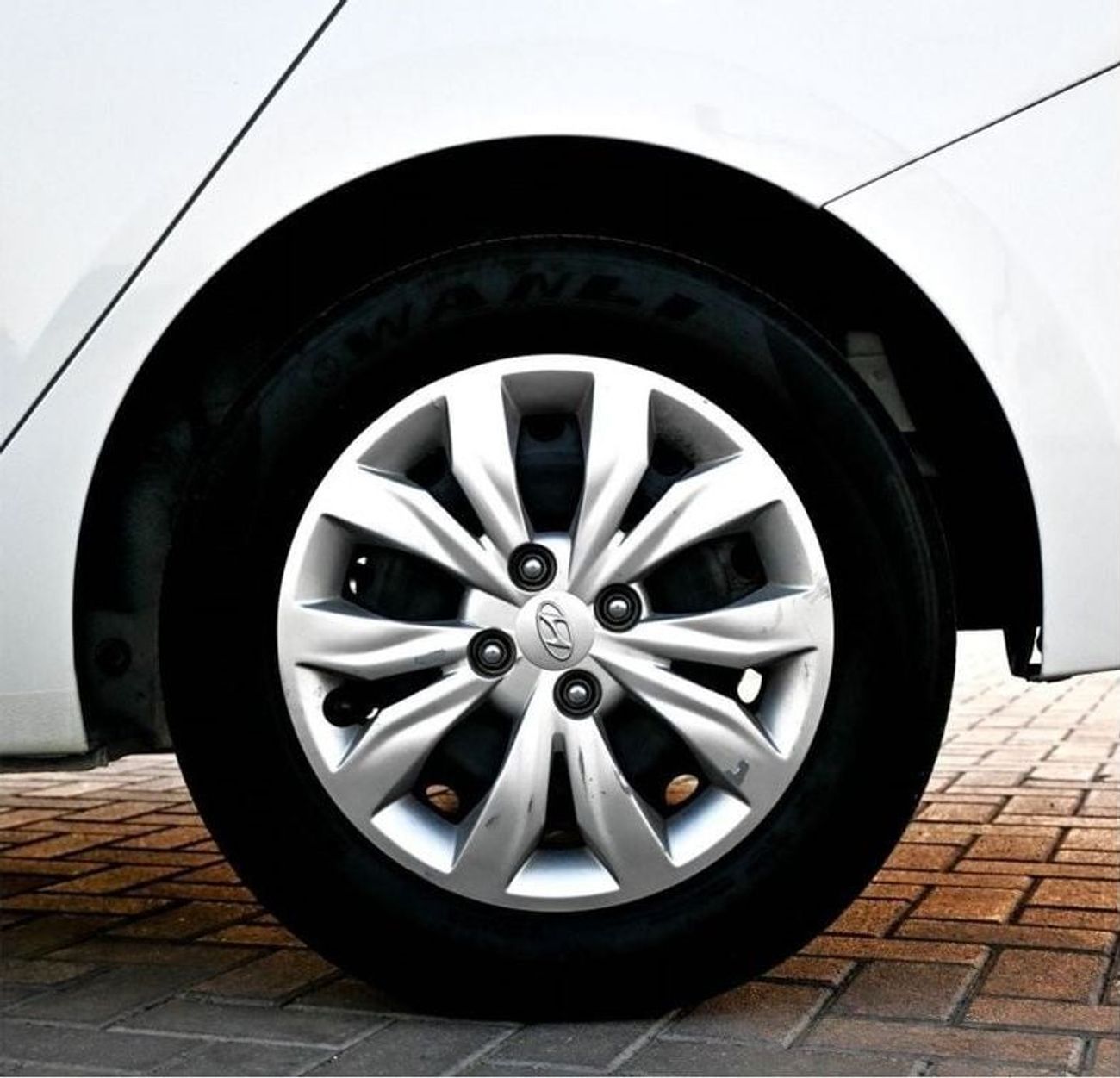 Hyundai Accent Base 1.6L (138 HP) Hyundai Accent 2020 GCC 1.6L in excellent condition, inside and out