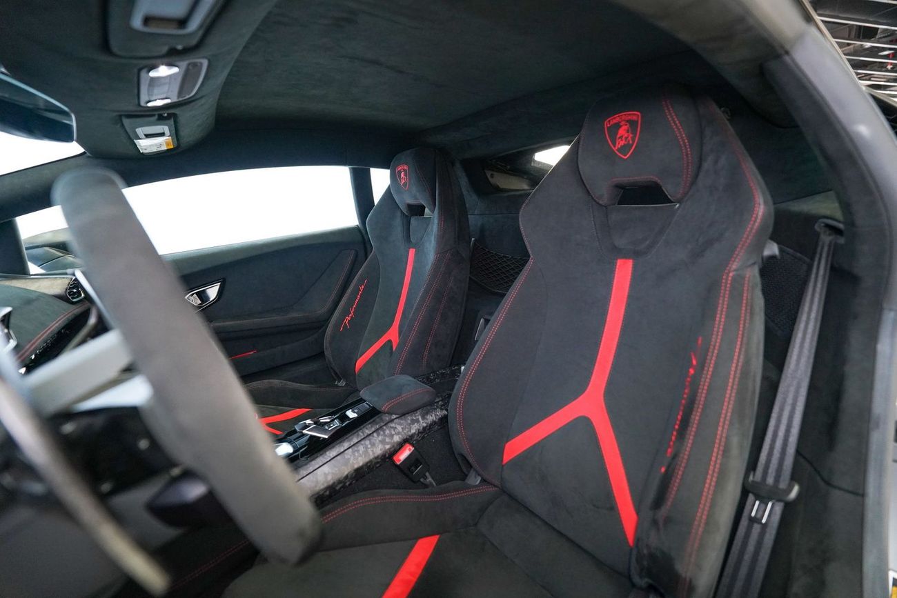 لامبورغيني هوراكان PERFORMANTE