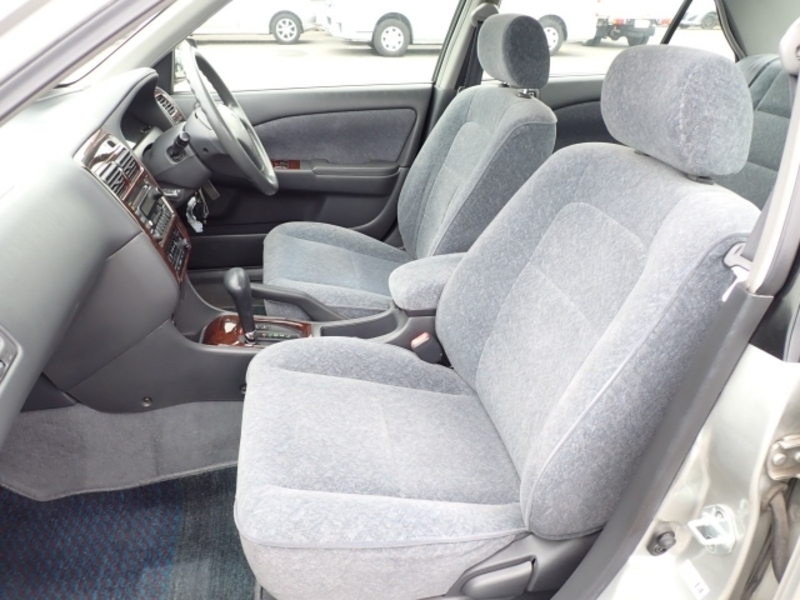 Toyota Carina interior - Seats