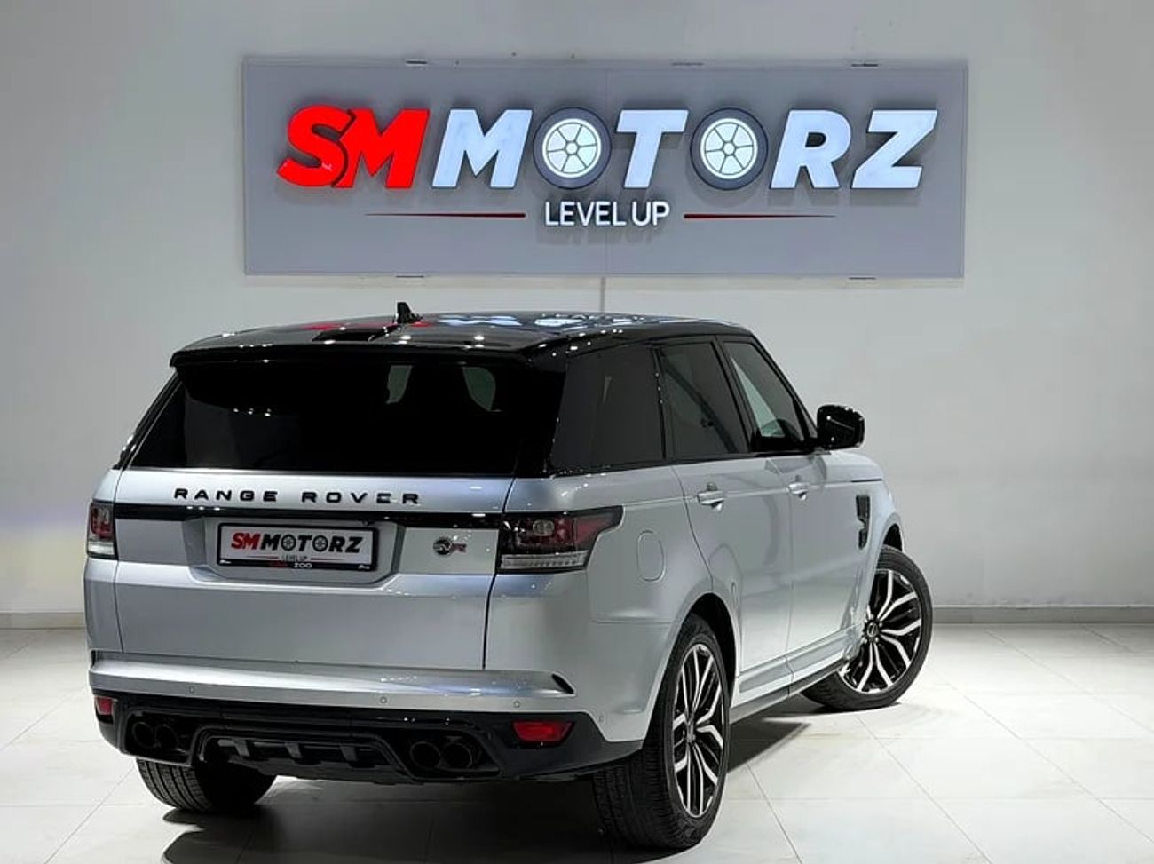 لاند روفر رينج روفر سبورت SVR 5.0L (550 HP) CLEAN TITLE V8 SUPERCHARGED FULLY ORIGINAL PAINT SVR LOW KM