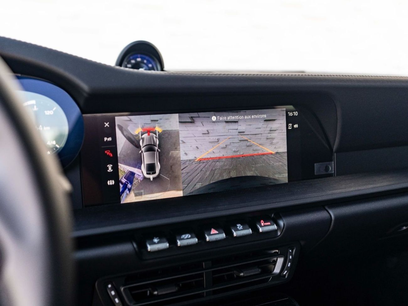 Porsche 911 Carrera 4GTS 3.0L (475 HP) Coupe