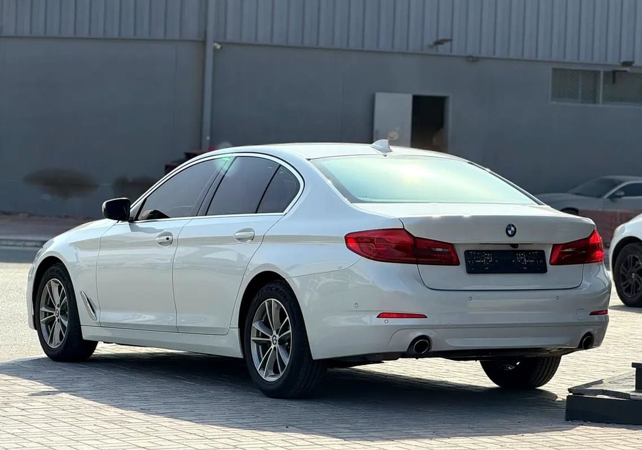 بي أم دبليو 520i MORYA JESWANI CARS FOR USED AUTOMOBILE TRADING CO.L.L.C