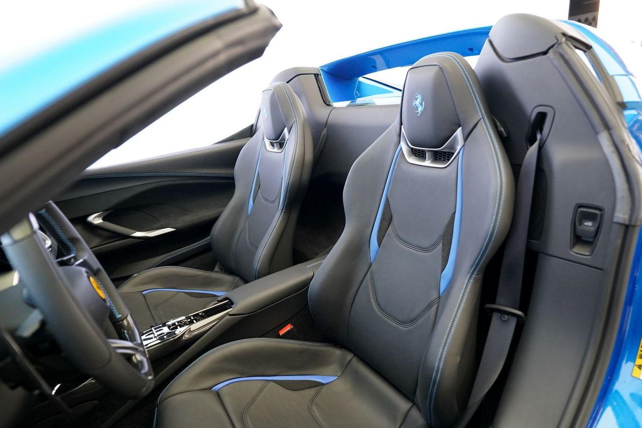 فيراري 296 GTS