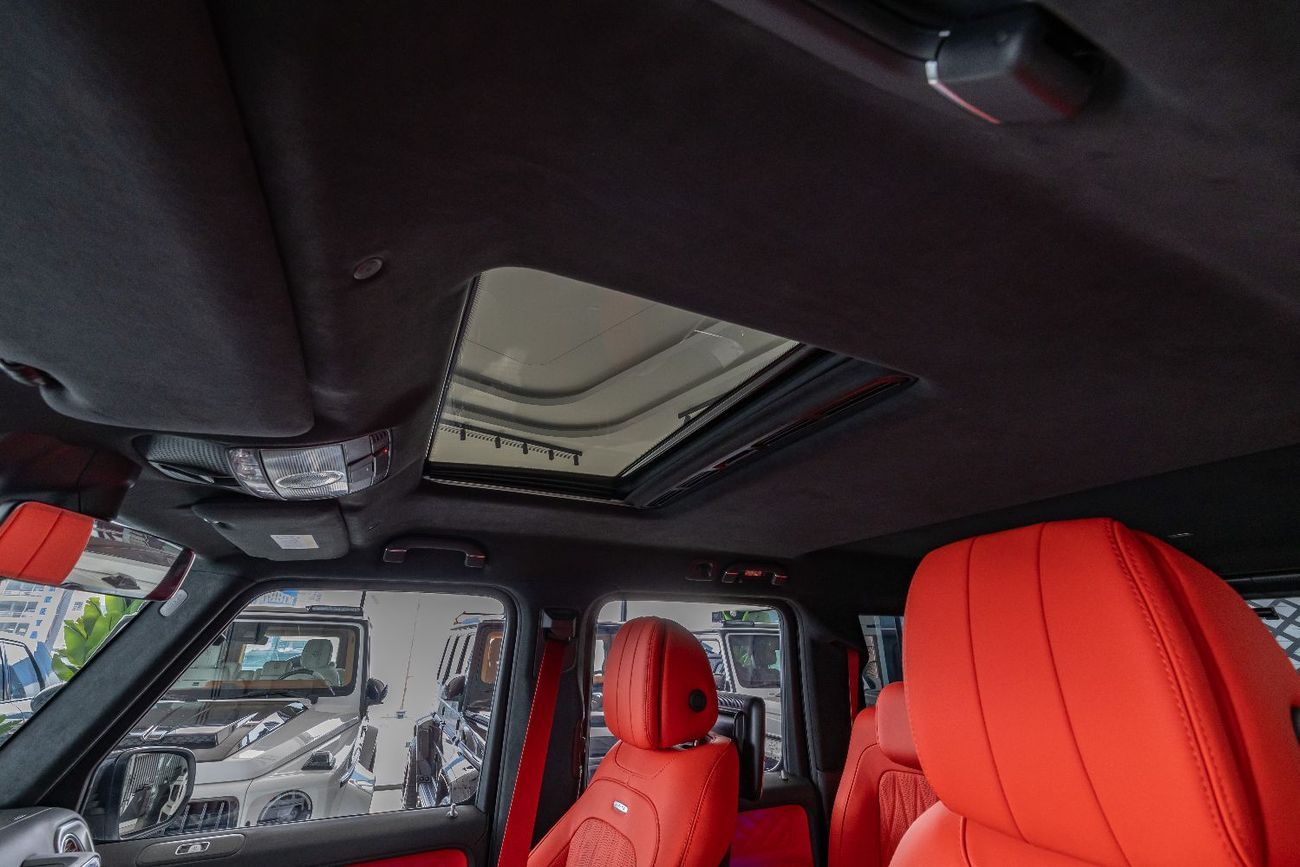 مرسيدس بنز G 63 AMG Mercedes G63-Carbon Fiber-Fully Loaded-Rear Entertainment Screens 2024-2 Years Gargash Auto Warranty