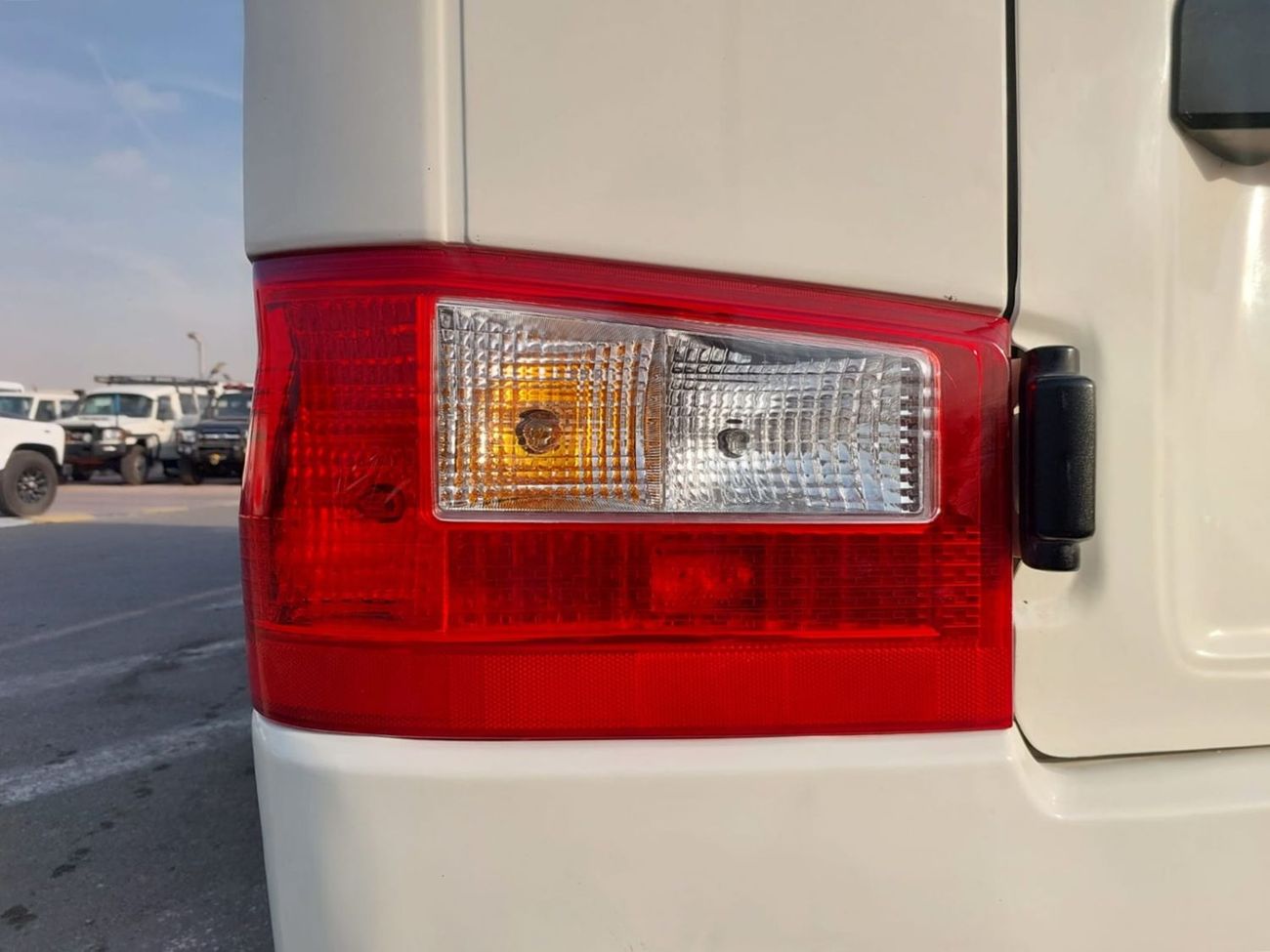 Toyota Coaster TOYOTA COASTER BUS RHD 2017 MODEL 4.0 L DIESEL AUTOMATIC(PM00207)