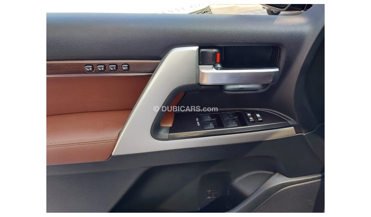 Toyota Land Cruiser TOYOTA LANDCRUISER VXR GRAND TOURING V8 5.7