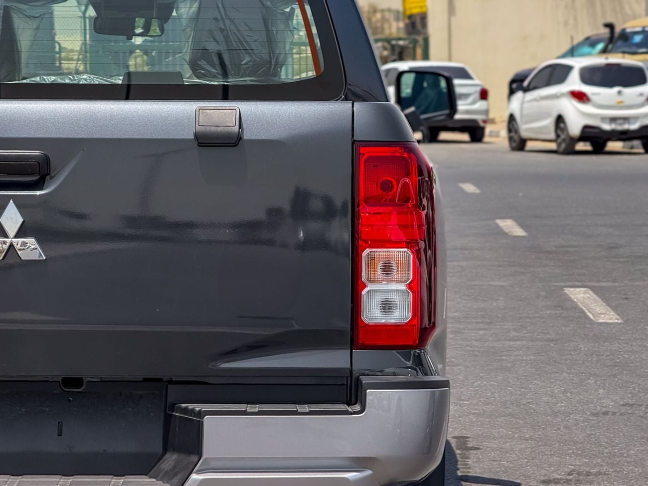 ميتسوبيشي L200 2027 GL | Mid-Line 2.4L Petrol 4x4 MT | DC Pickup | Brand New | EXPORT