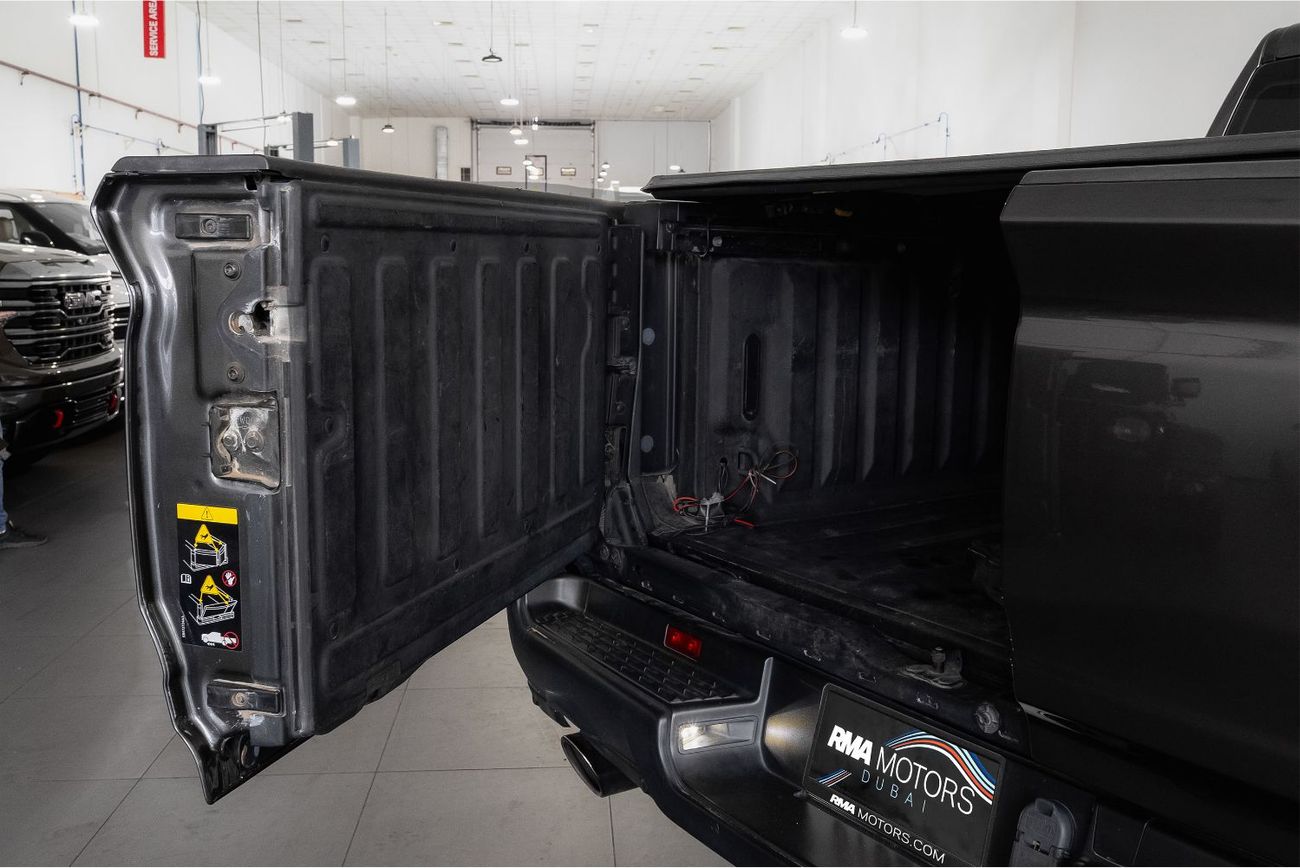 رام 1500 Rebel 5.7L Crew Cab Utility (5 Seater)