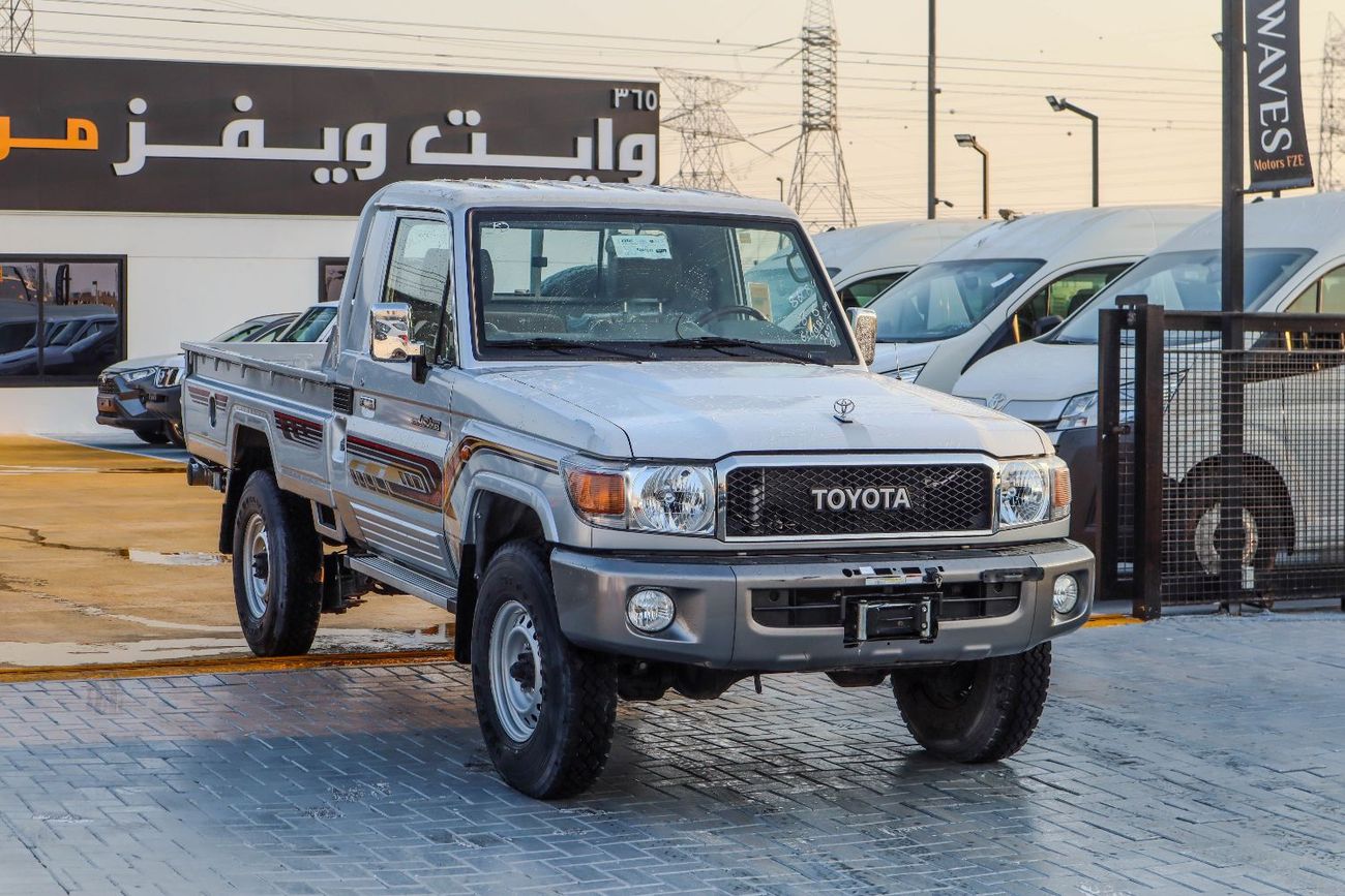 تويوتا لاند كروزر بيك آب Std 4.0L Single Cab Utility 4WD