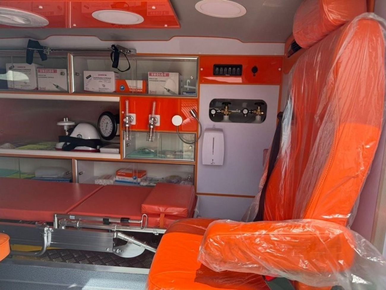 تويوتا هاياس 3.5L PETROL V6 STD ROOF AMBULANCE 2024