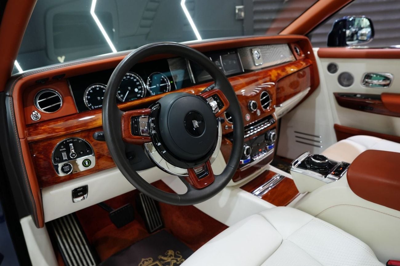 Rolls Royce Phantom Standard 2022 Rolls-Royce Phantom, Two-Tone, Illuminated Spirit of Ecstasy, Rear Screens, Dealer Warranty!!