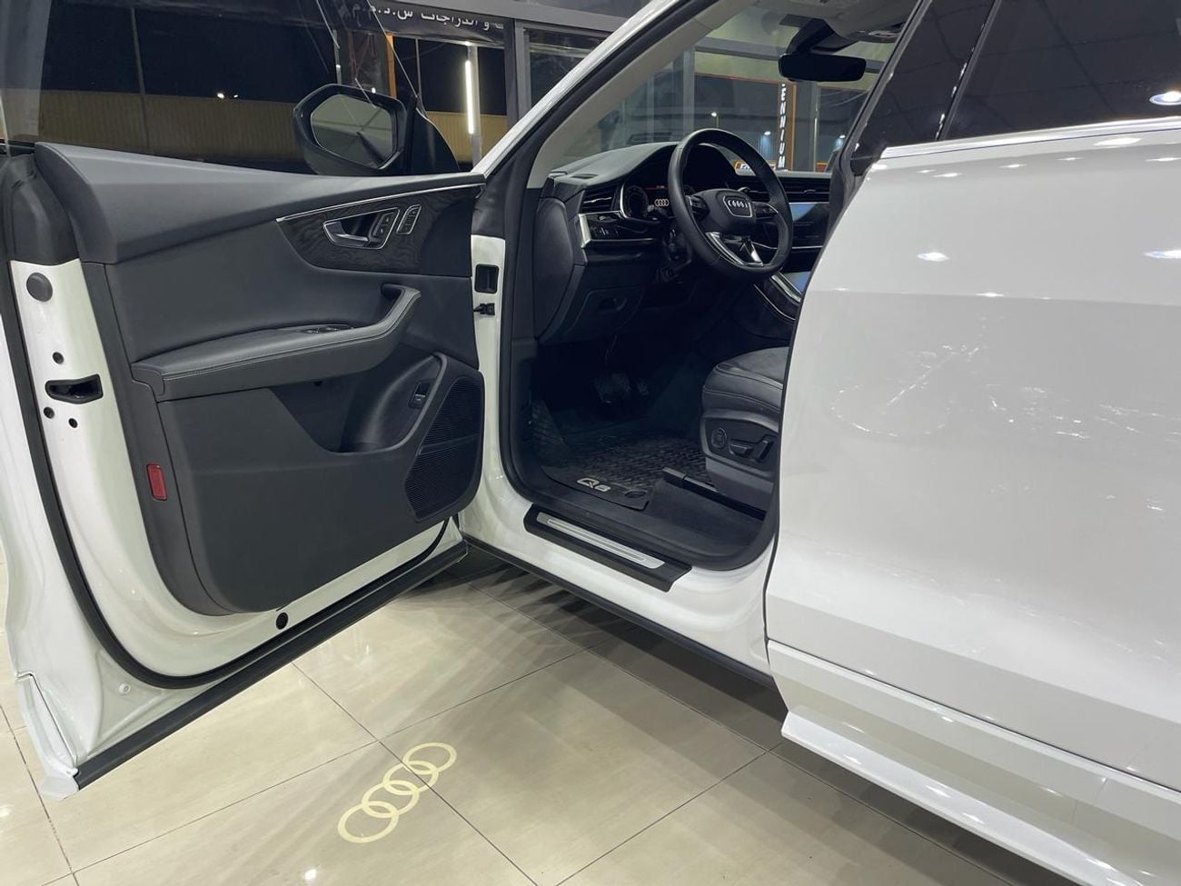 Audi Q8 55 TFSI quattro (340 HP)