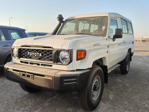 تويوتا لاند كروزر 70 2025 Toyota Land Cruiser LC78 (3-Door) Hardtop LX-E 2.8L 4-Cyl Diesel A/T 4x4 Export Only
