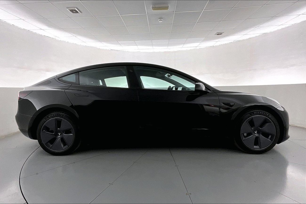 لكزس RX450h Premier | عرض العيد الحصري | خالية من أضرار الفيضانات