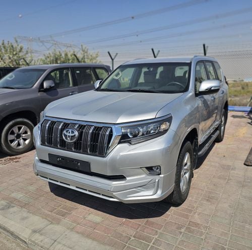 Toyota Prado TX-L 2022MODEL 2.7 v4 petrol Engine Colour sliver Transmission Automatic Interior Beige Leather seats 7se