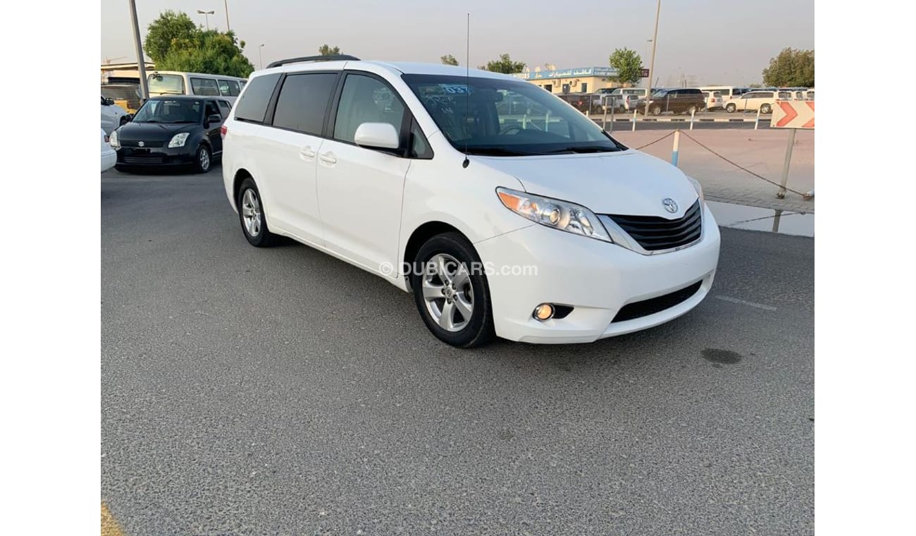 Toyota Sienna LE  3.5L V6 2014 RUN & DRIVE AMERICAN SPECIFICATION