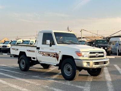 تويوتا لاند كروزر بيك آب  2018 Toyota Land Cruiser Pick up - Single Cabin - 4.0L V6 - AWD 4x4 - Patrol Manual - Fully Maintain