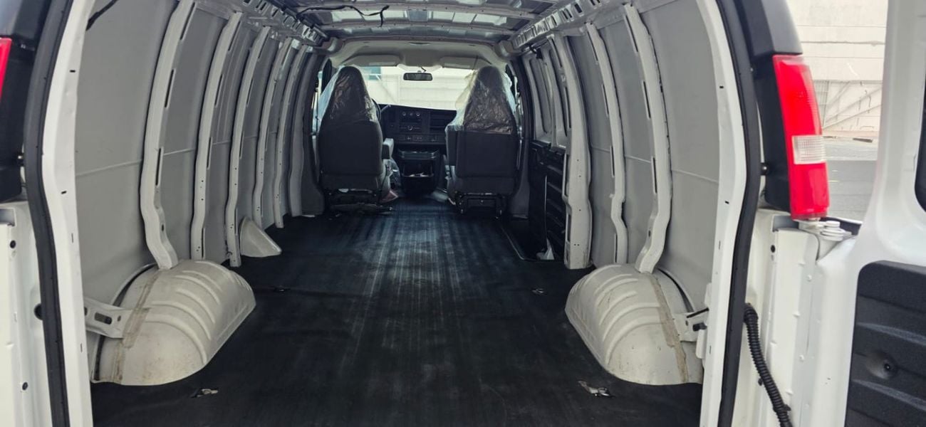 GMC Savana 3500 HD PETROL