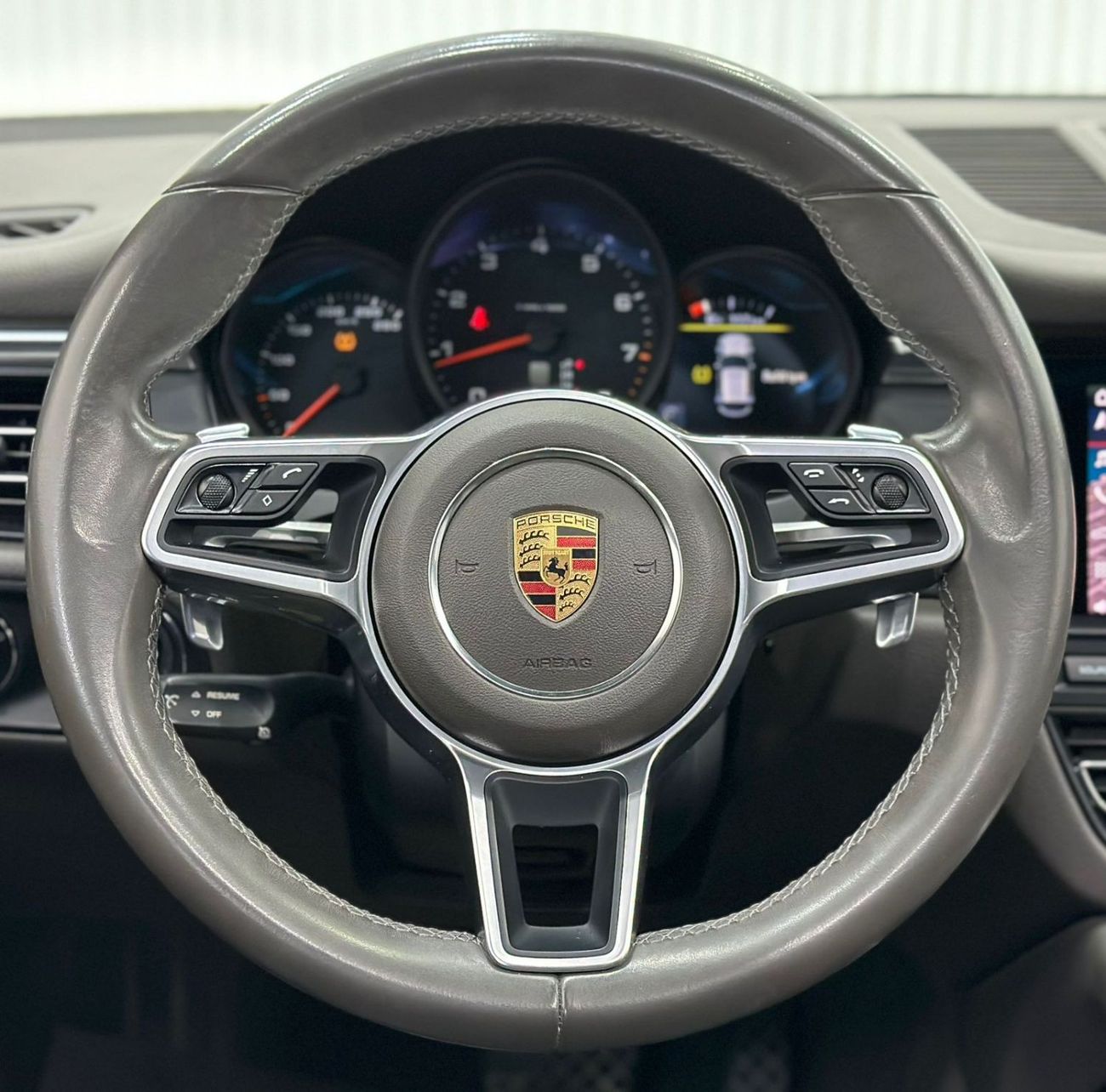 بورش ماكان std