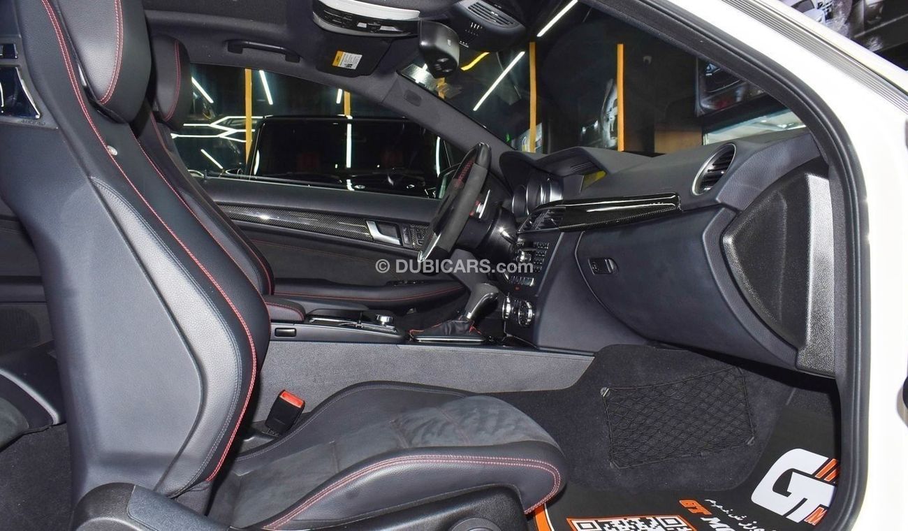 Mercedes-Benz C 63 Coupe 2013 Mercedes-Benz C63 AMG Coupe Black Series 1 OF 100