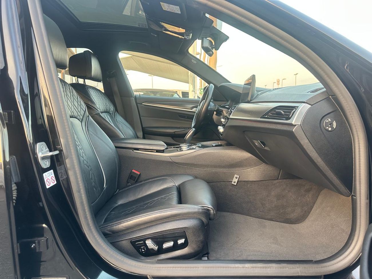 BMW 520i BMW 520i Twin Power Turbo_European_2022_Excellent Condition _Full option