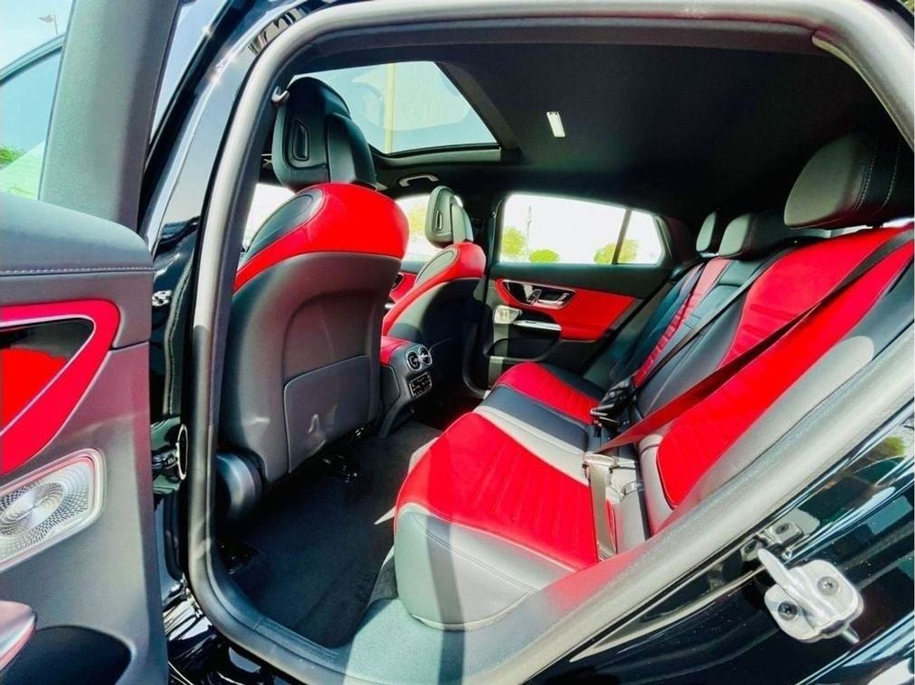 مرسيدس بنز GLC 200 | MERCEDES BENZ| GLC 200 4MATIC |GCC SPECS | YEAR 2024 | 5 YEAR WARRANT YEAR SERVICE CONTRACT