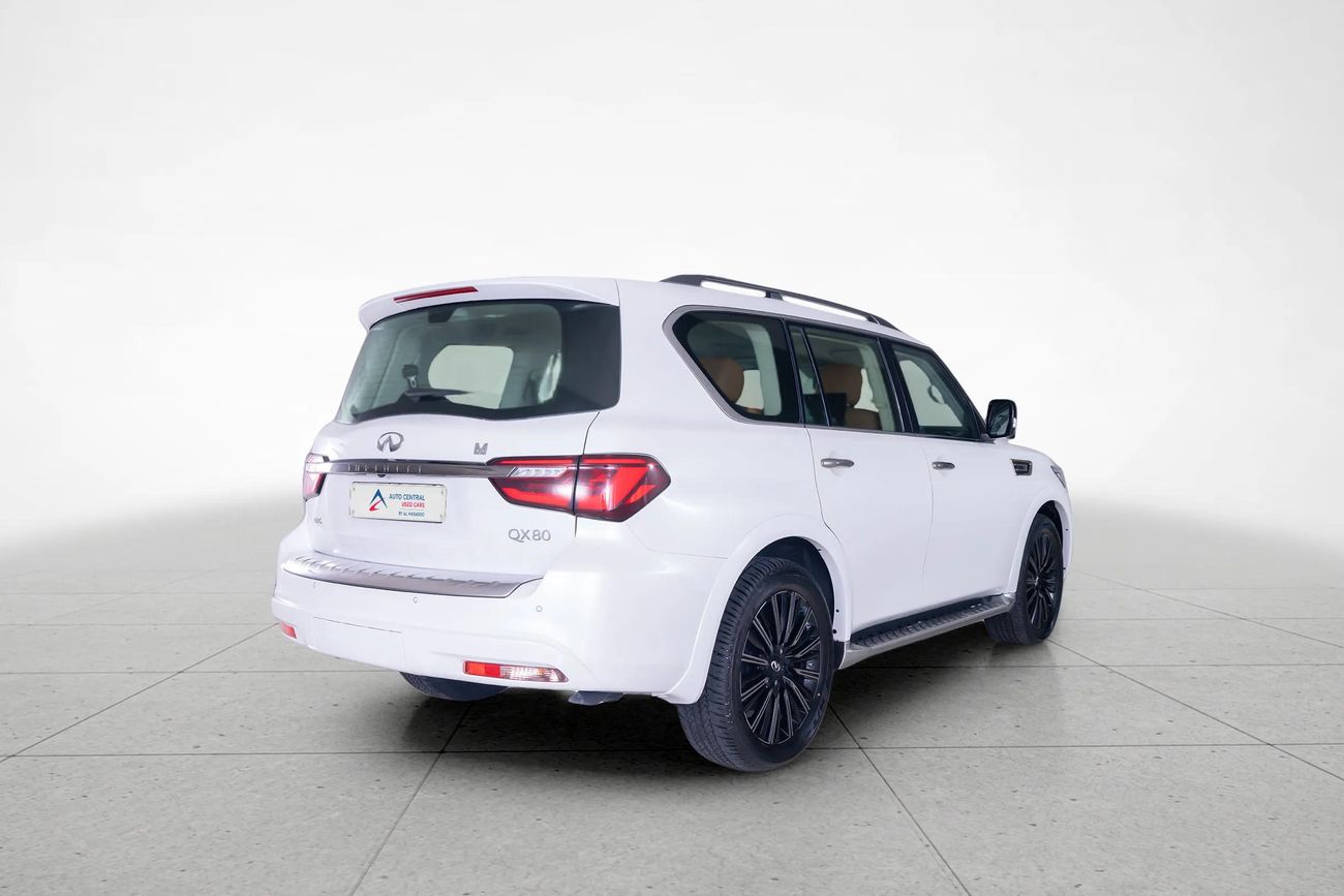 Infiniti QX80 LUXE 5.6