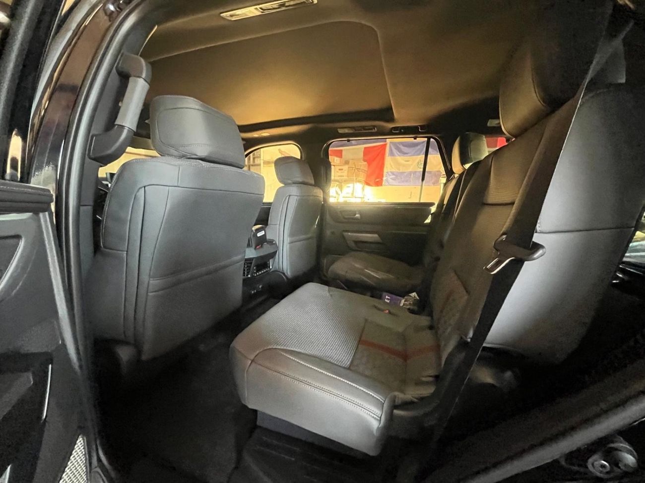 Toyota Sequoia CAPSTONE 3.4 L HYBRID