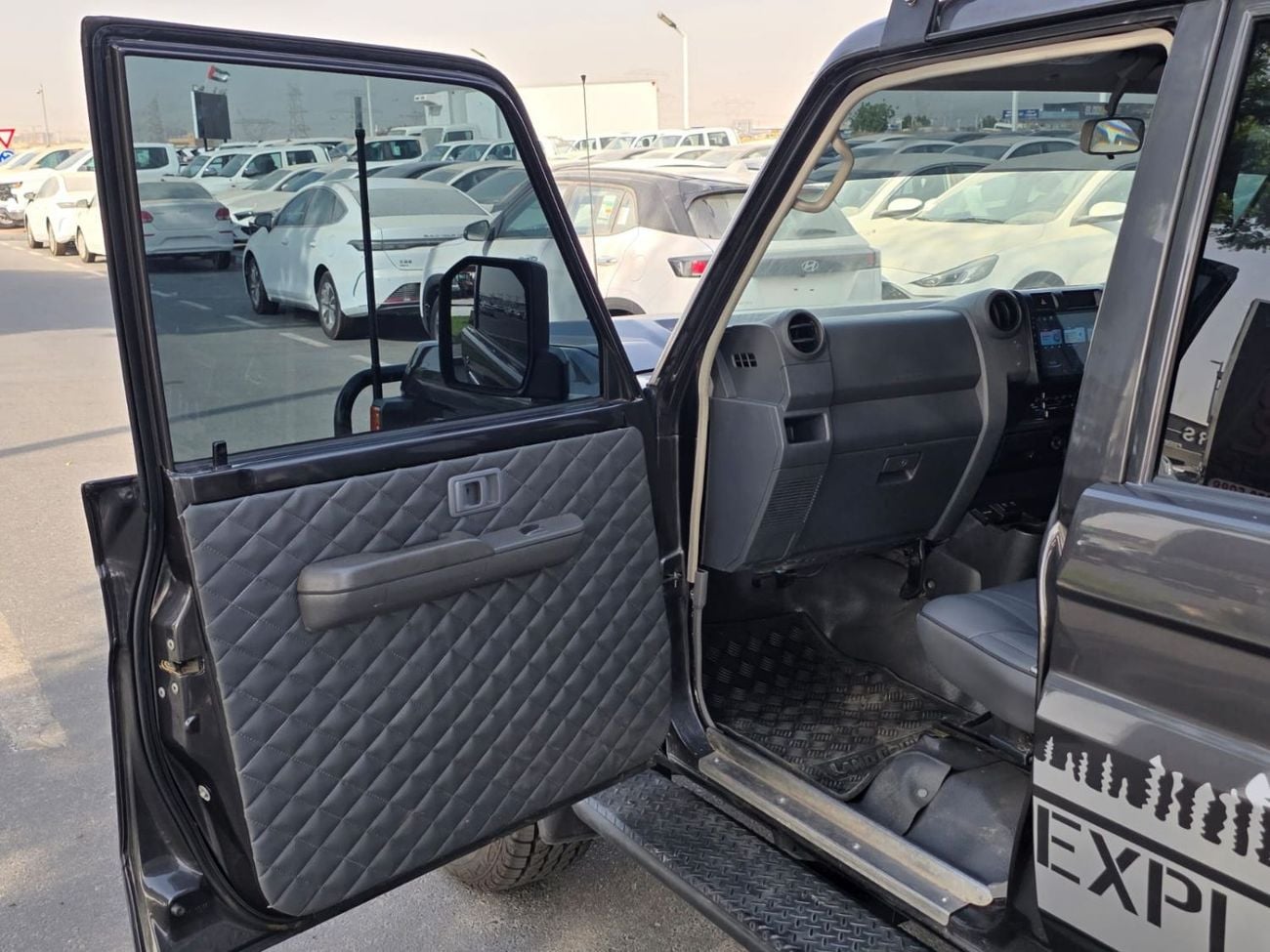 تويوتا لاند كروزر بيك آب TOYOTA LAND CRUISER PICKUP YEAR 2022 FACE LIFTED TO 2024 MODEL DIESEL 4.5 LITER ,RIGHT HAND DRIVE ,M
