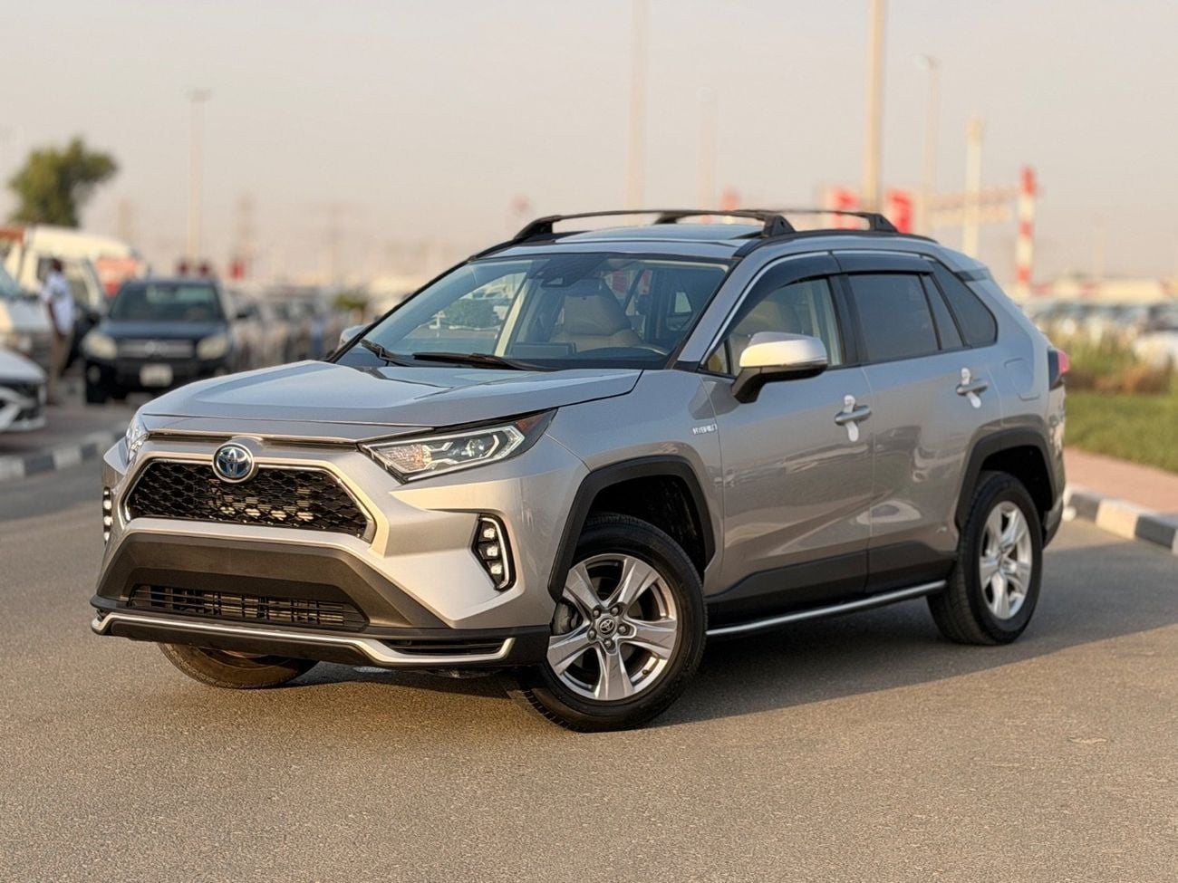 تويوتا راف ٤ XLE 2.5L