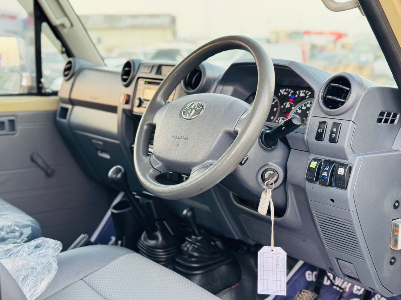 Toyota Land Cruiser Pick Up Toyota Land Cruiser pickup single cabin diesel v8 turbo engine