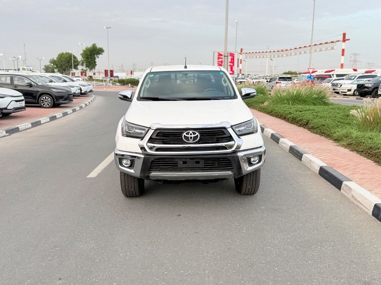 Toyota Hilux S GLX 2.4L 4WD A/T Toyota Hilux pickup Years 2021 Diesel Automatic SR5 2.4 L Automatic 4WD