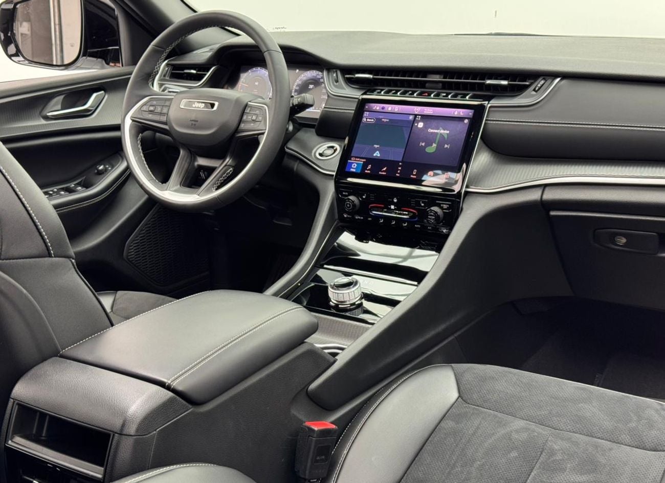 جيب جراند شيروكي 2024 Jeep Grand Cherokee Blacktop Edition, 2027 Jeep Warranty and Service Pack, GCC