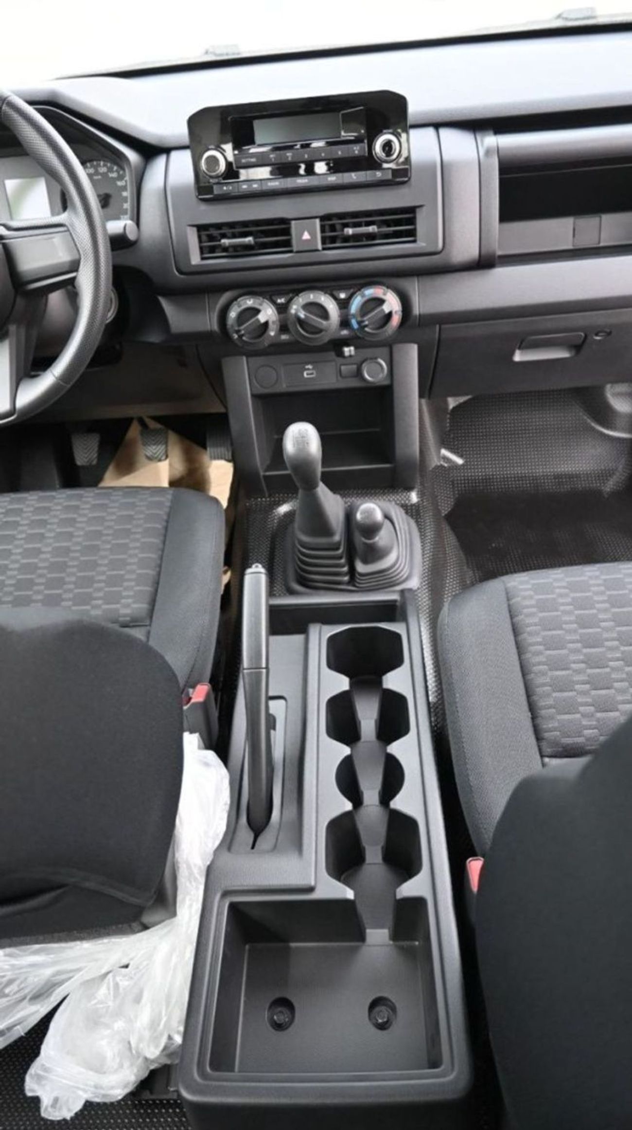 Mitsubishi L200 GL Mitsubishi L200 2.4L Diesel DC 4*4 5MT Mid-Line