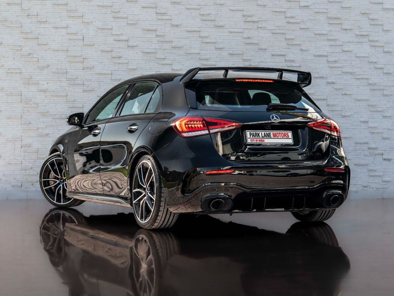 مرسيدس بنز A 35 AMG 4MATIC Hatchback