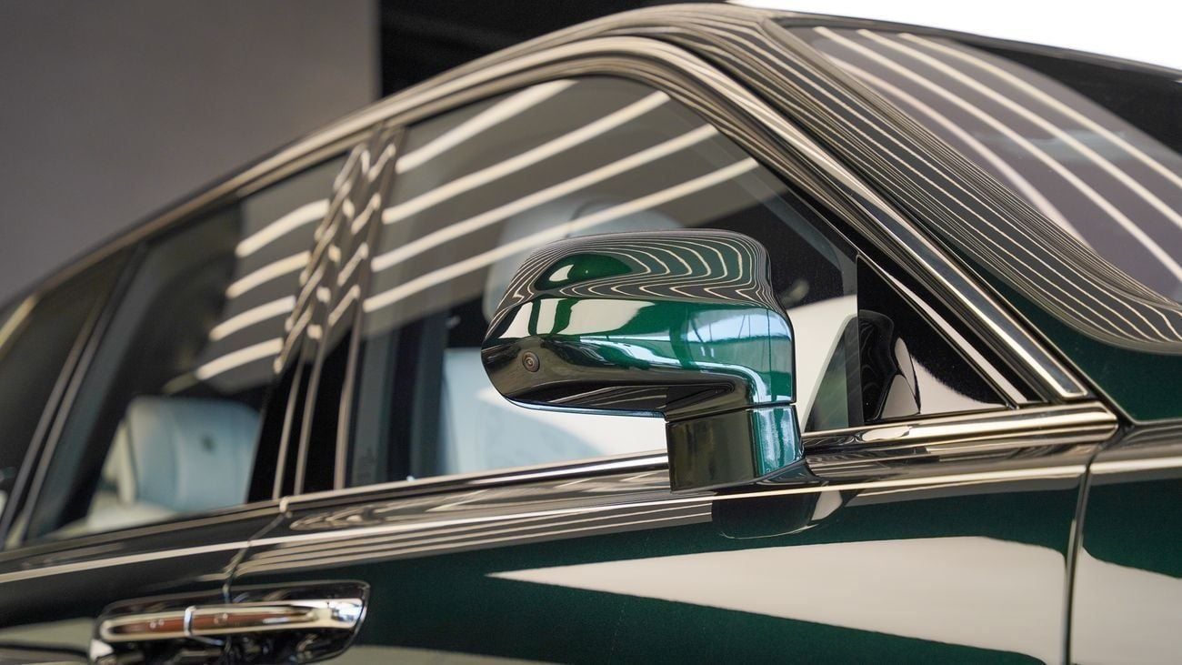 Rolls-Royce Cullinan Rolls Royce Cullinan - Silver Badge - 2026