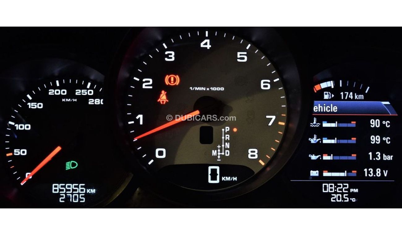 Porsche Macan FULL SERVICE HISTORY ONLY 85000KM! AMAZING Porsche Macan S 2015 Model!! in White Color! GCC Specs