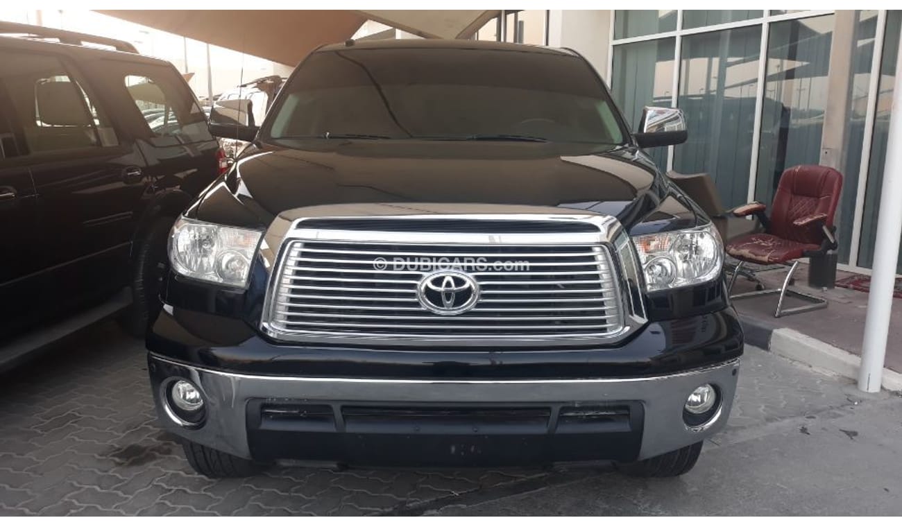 Toyota Tundra 2011 American specs Double 4x4 Full options Sunroof DVD camera Leather interiors