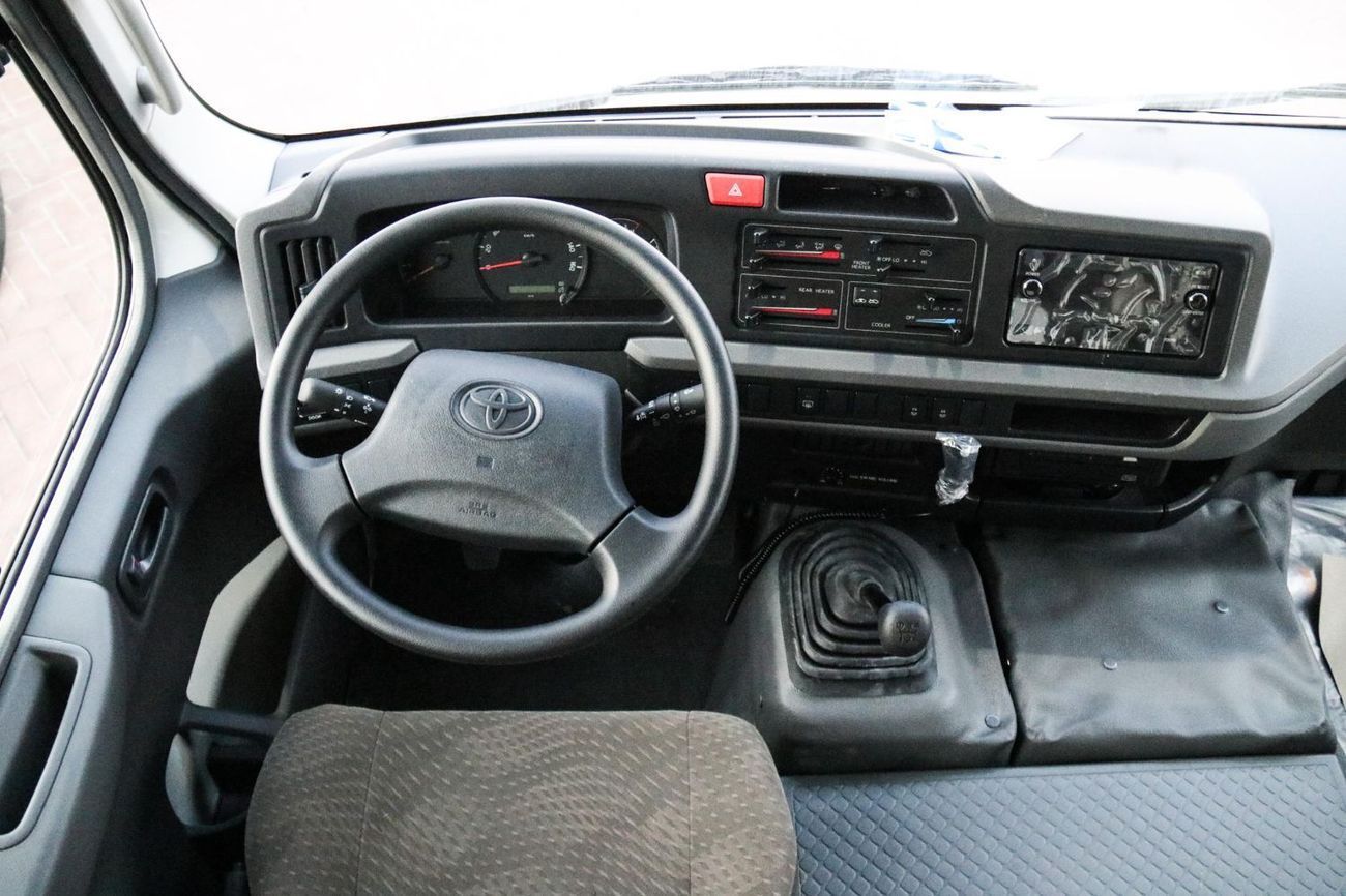 تويوتا كوستر 2024 Toyota Coaster 4.2L MT Diesel 30 Seats