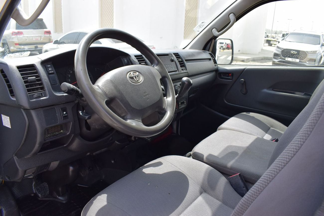 Toyota Hiace Toyota Hiace Std Roof Chiller, Model:2017