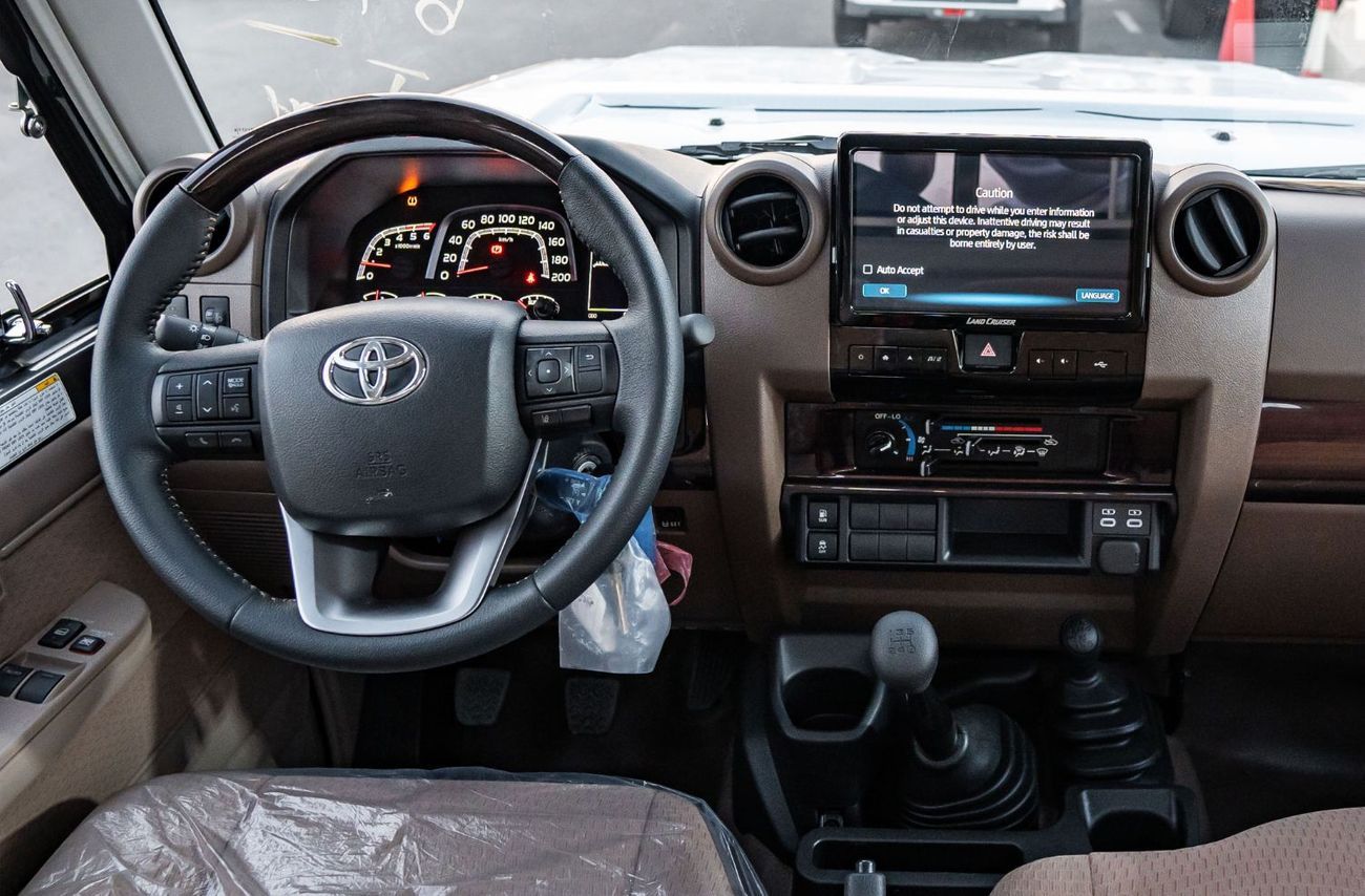 تويوتا لاند كروزر بيك آب 2025 Toyota Land Cruiser LC 79 2.8L SC MT Diesel (Gray)