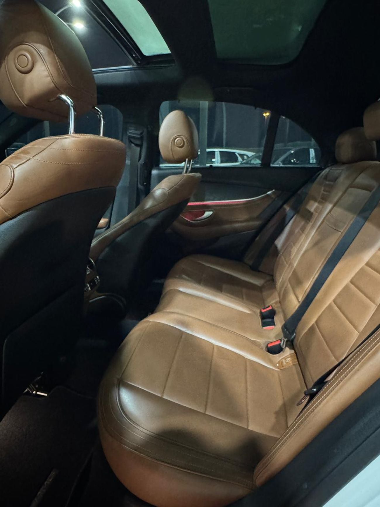 مرسيدس بنز E300 Premium 2.0L