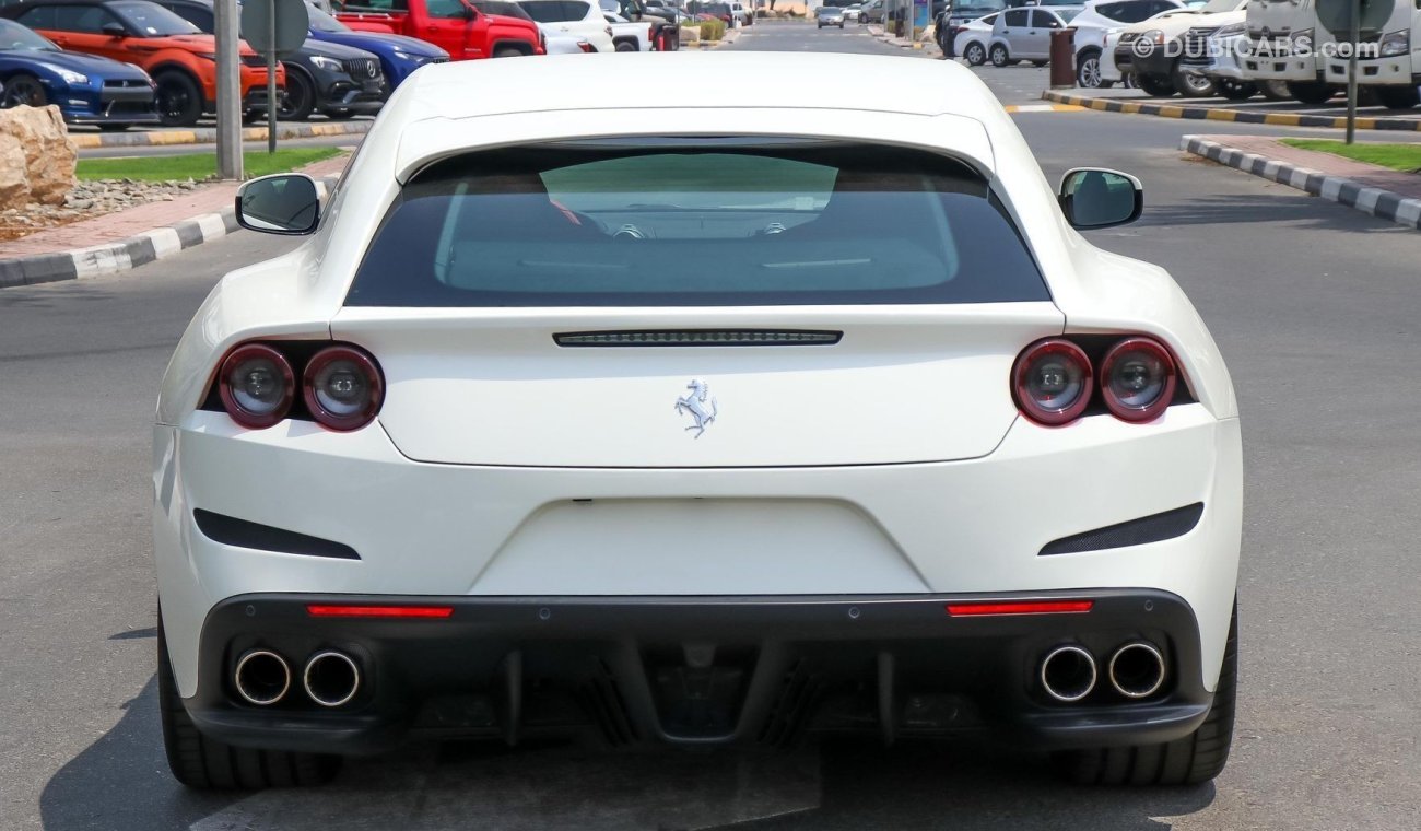 فيراري GTC4Lusso T