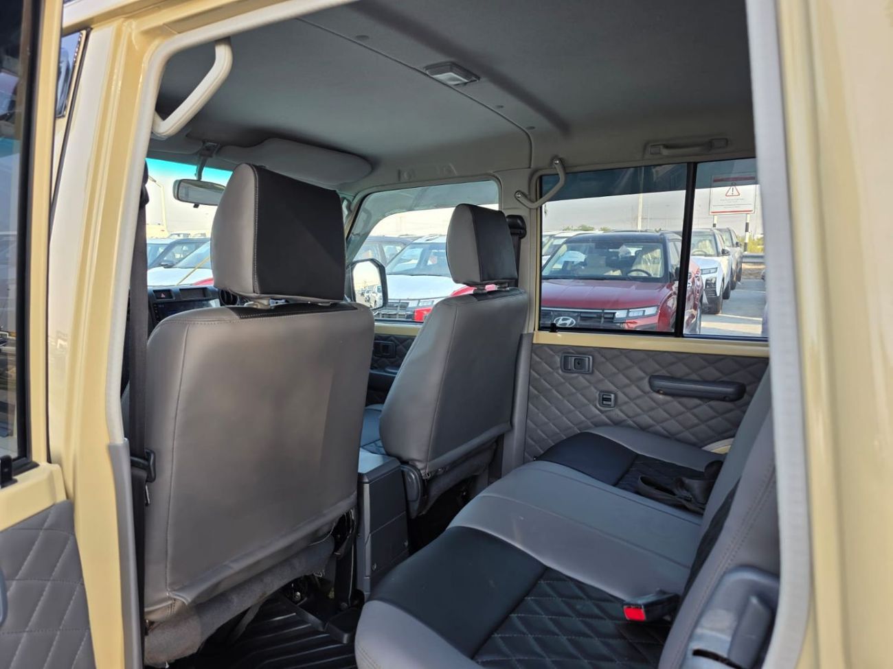 Toyota Land Cruiser Pick Up RIGHT HAND VEHICLE ONLY FOR EXPORT 2017 SHAPE MODIFIED 2024