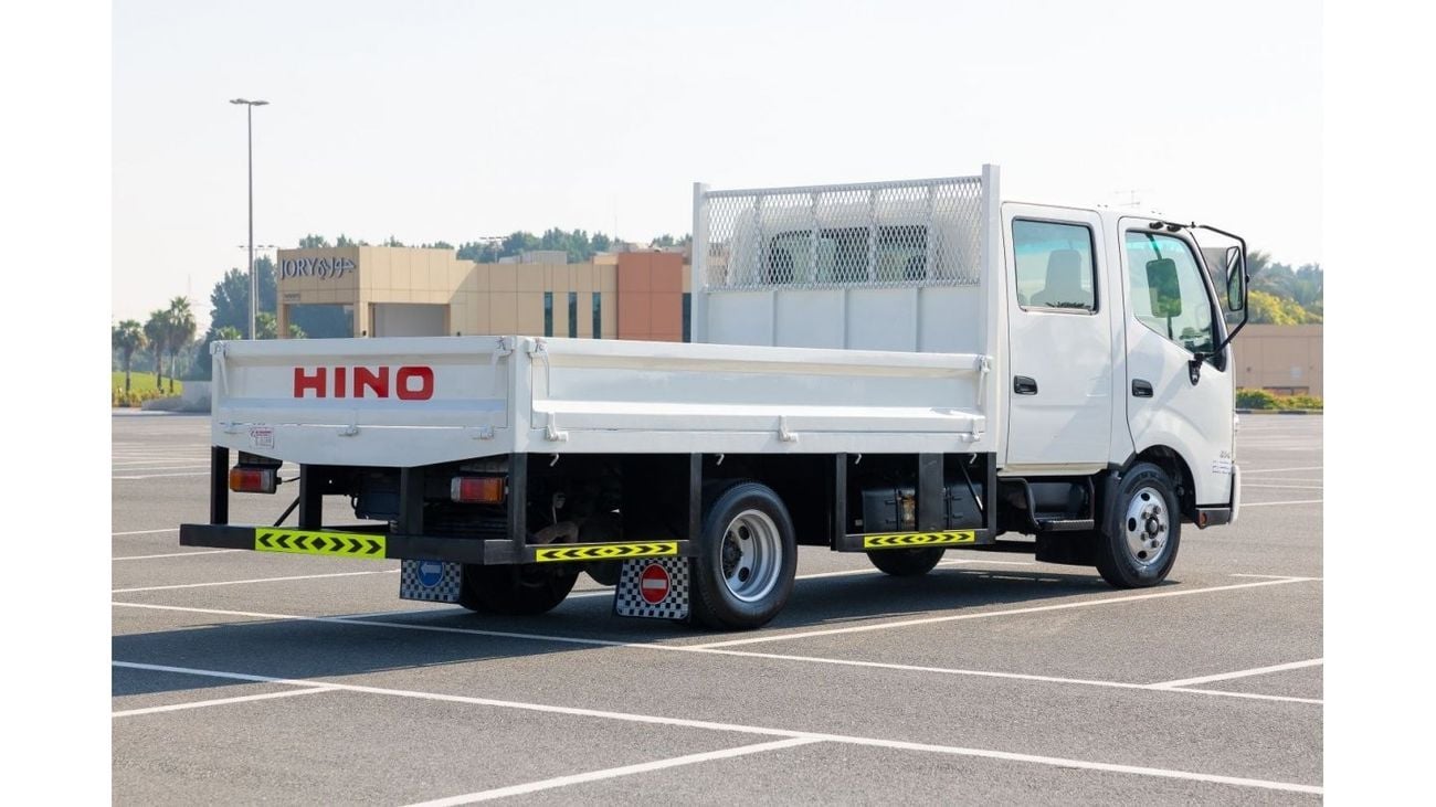 Hino 300 Series 614 2020 / Dual Cab 4.0L RWD / Diesel M/T with Rear AC / Like New Condition / GCC Specs