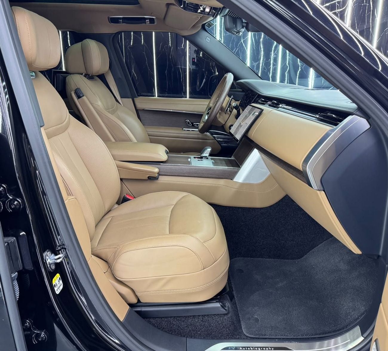 Land Rover Range Rover AUTOBIOGRAPHY LWB P530 TWIN TURBO |LWB | FLAGSHIP LUXURY |GCC | AL TAYER  WARRANTY  & SERVICE2029