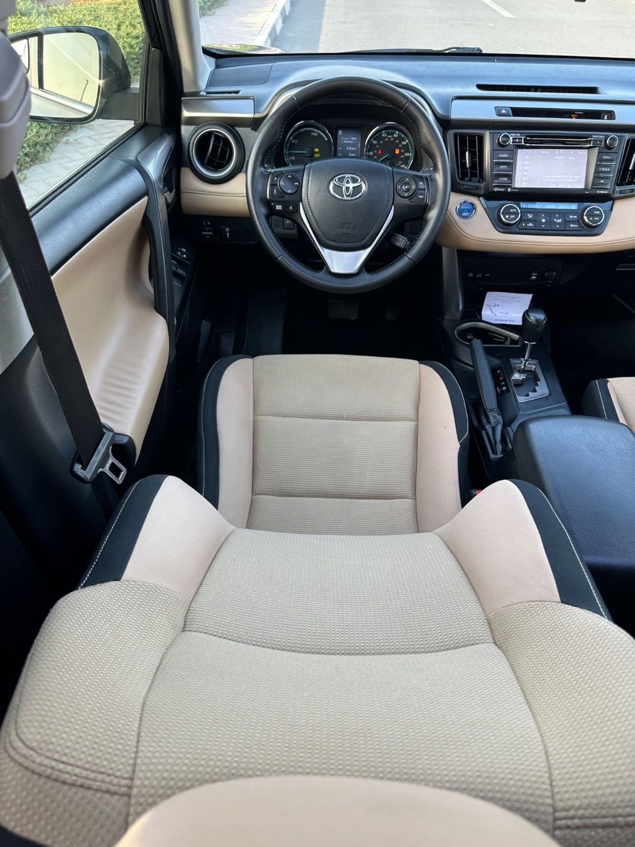 Toyota RAV4 Hybrid XLE Sunroof, push start full option