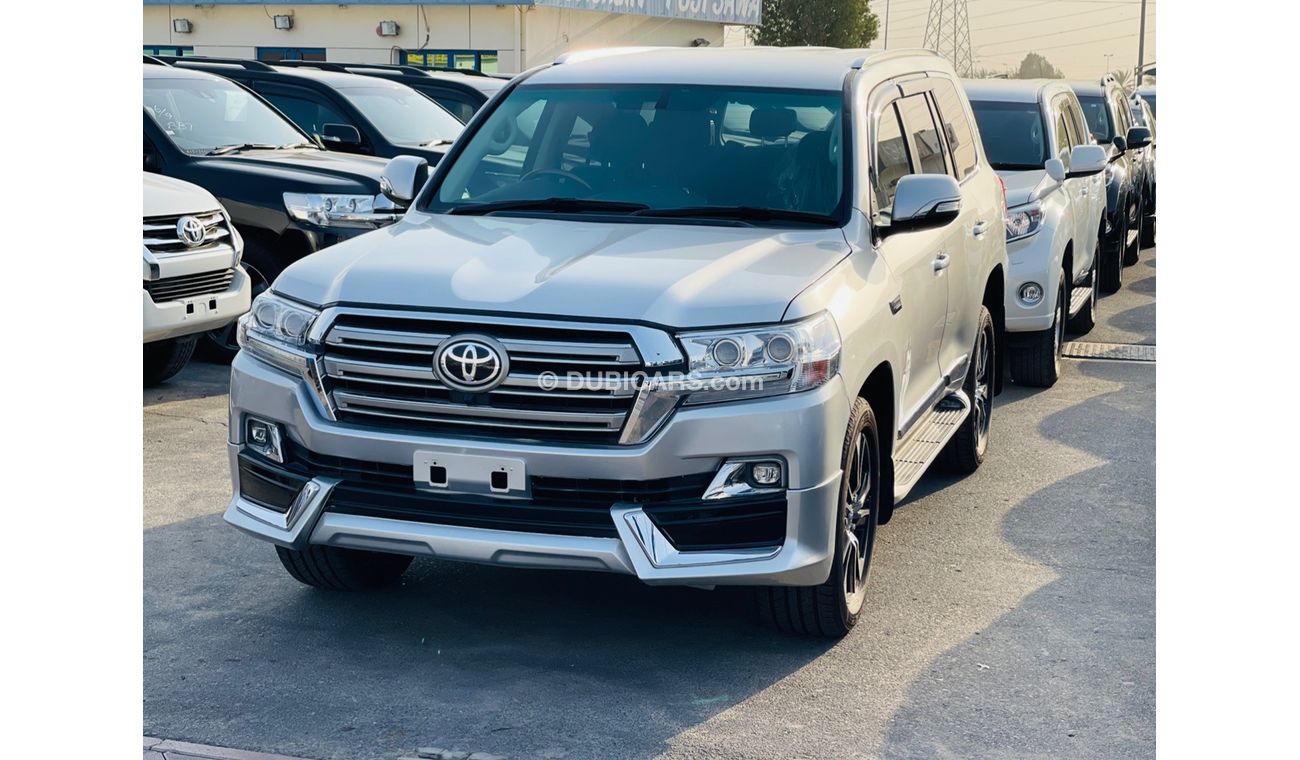 Toyota Land Cruiser Toyota Landcruiser 2016 model for sale from Humera automobile motors in Dubai . silver 2016 model .